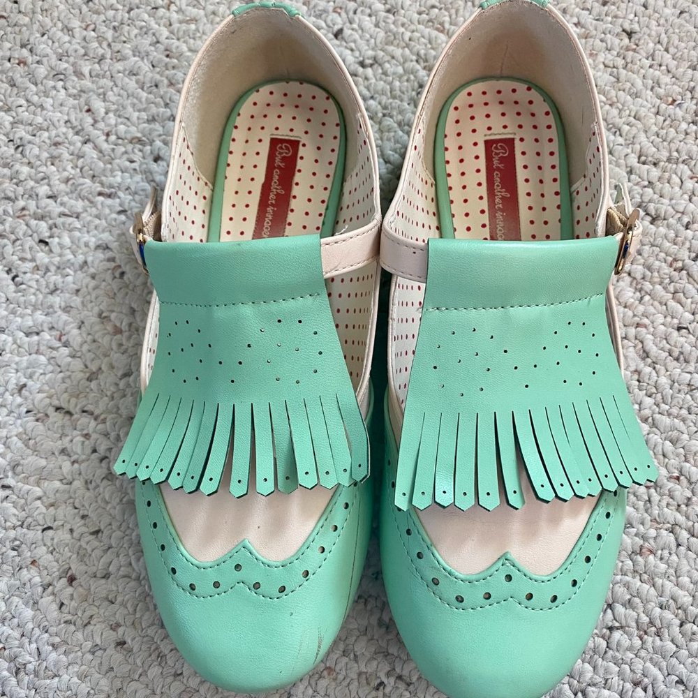 Modcloth Green and White Moccasin-Style Flats
